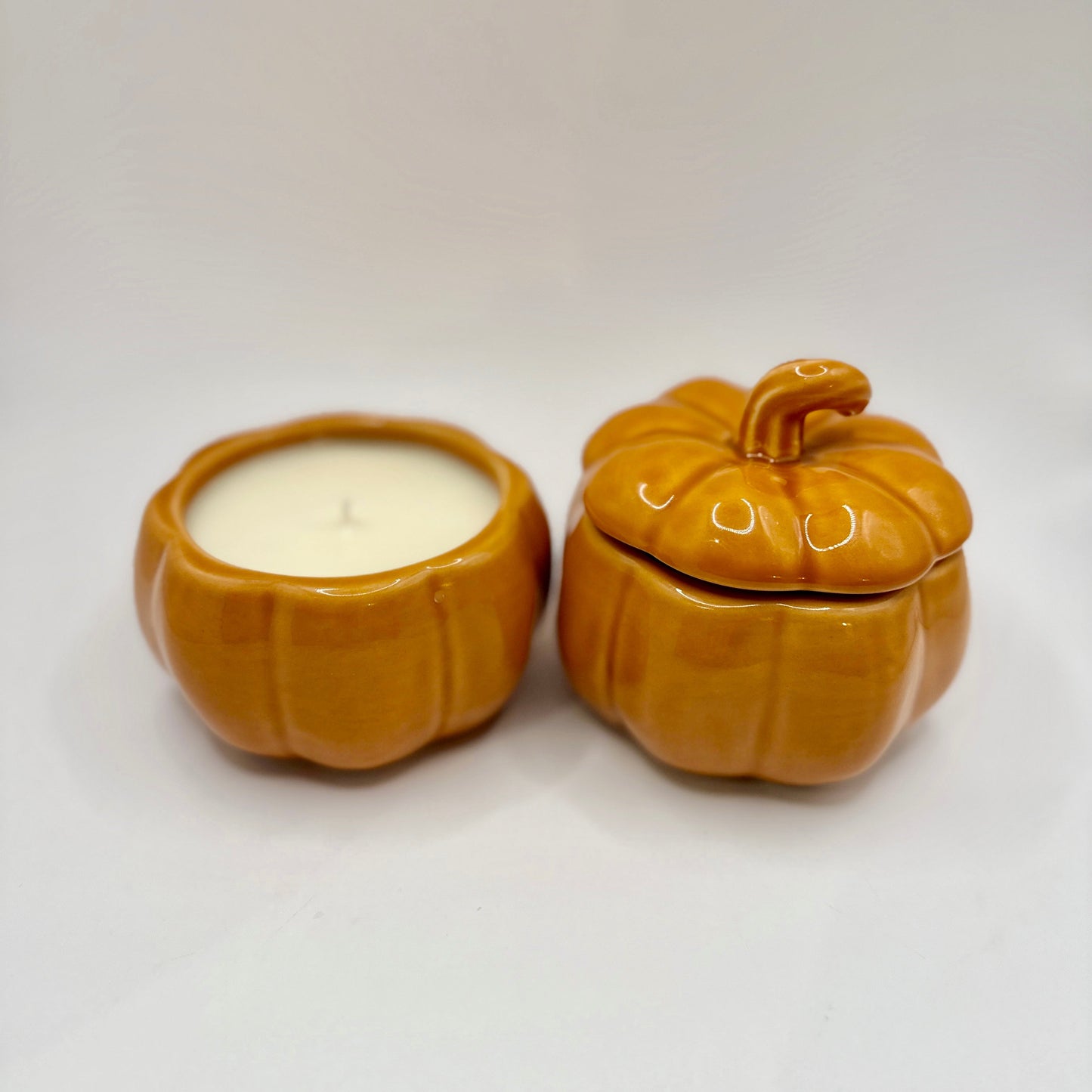 Small Pumpkin Candle – Hand-Poured Fall Magic & Pumpkin Spice